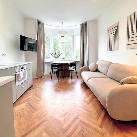Warsaw Concierge Wiatraczna Appartement Buitenkant foto